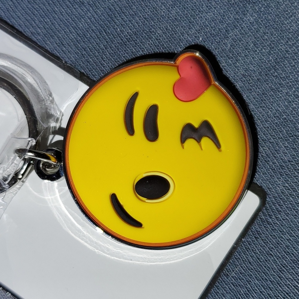 Key‎ Chain - Picture 2 of 4